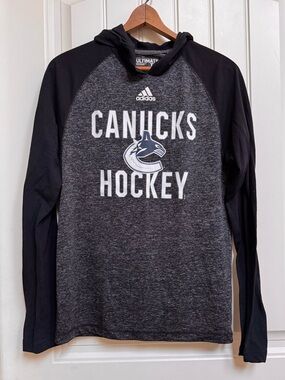 Vancouver Canucks Adidas Hooded Ultimate Tee in Grey and Black. Size S